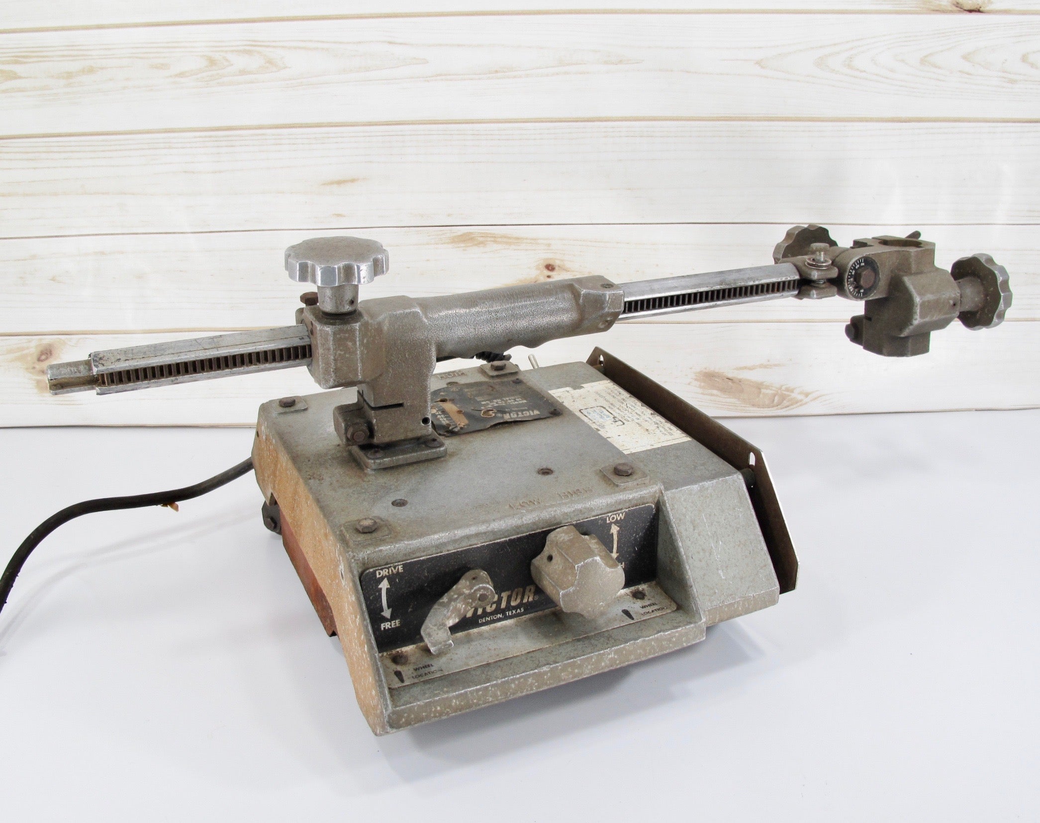 Victor VCM-200 Track Burner Oxy-Fuel Portable Torch Cutting Machine